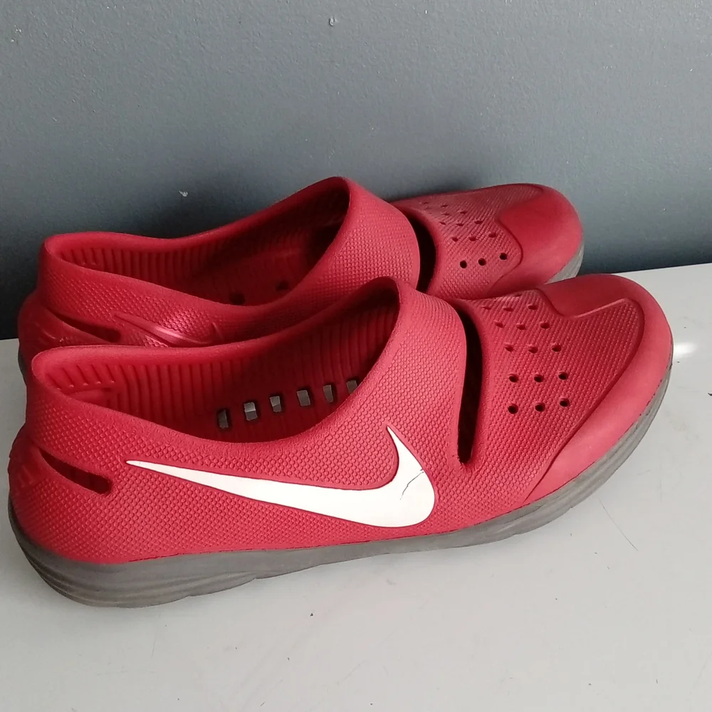 Nike Water Shoes Red Slip‎ On Athletic Aqua Clogs Mens size 15